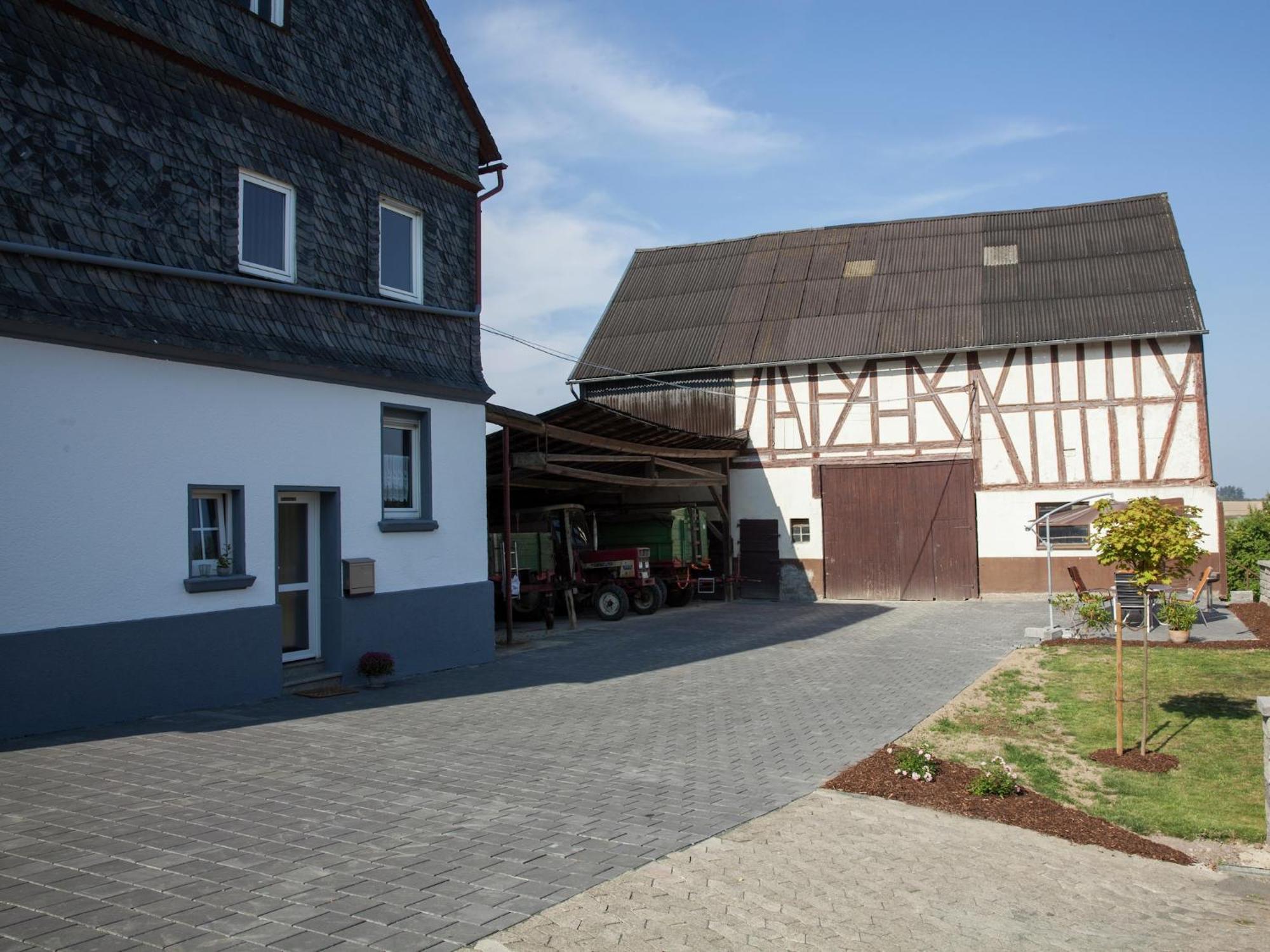 Spacious Holiday Home Between Mosel And Hunsr Ck Blankenrath Eksteriør billede